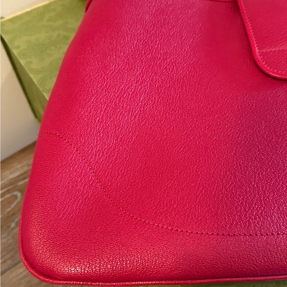 Stunning Gucci Aphrodite Medium Bag in Hard to Find Red - Picture 9 of 12